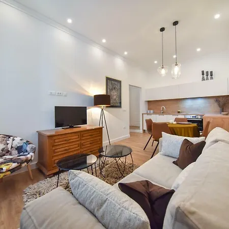 Center Simeon Apartment *